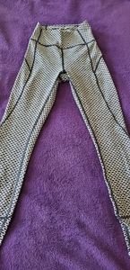 Black and white honeycomb Lululemon leggings